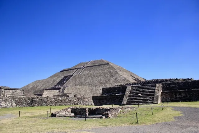 骨とまぼろし 要約 意味調べノート あらすじ 地のシルエット 解説
